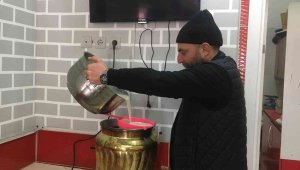 Dedesinin 50 yıllık mesleğini yaşatıyor, doğadan toplayıp kışın içleri ısıtıyor