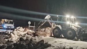 Karaman yolunda karda mahsur kalan 5 kişi kurtarıldı