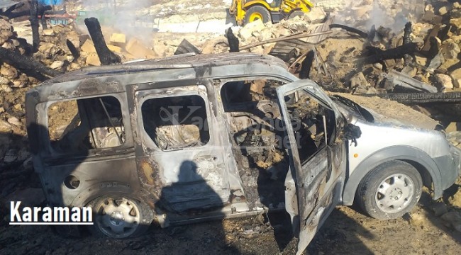 Köydeki yangında depo yıkıldı, hafif ticari araç küle döndü