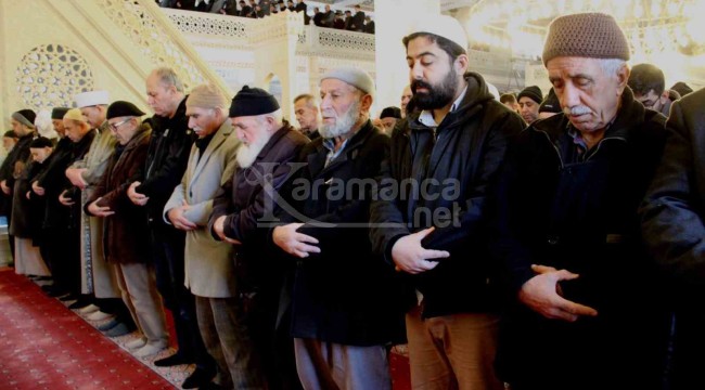 Depremde hayatını kaybedenler için Konya'da gıyabi cenaze namazı kılındı