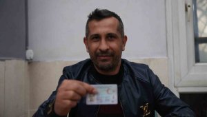 Depremden sağ kurtuldu, sistemde 'ölü' oldu