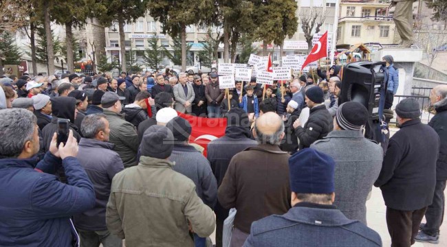 Ermenek'te, İsveç ve Danimarka'da Kur'an-ı Kerim yakılmasını protesto yürüyüşü