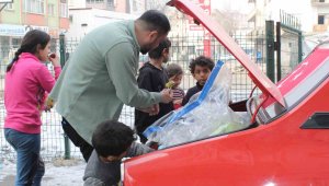 Gördüğü rüyanın etkisinde kaldı, arkadaşlarının desteğiyle toplamaya başladı