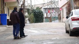 Sokağa giren geri çıkıyor