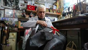 Demirel, Özal ve Erdoğan'a hediye edildi, 67 yıldır dikiyor