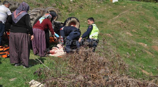 Devrilen traktörde Erol Akman öldü, torunu yaralandı