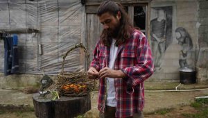 İstanbul'da doğdu, büyüdü şimdi ise köyünde yaşıyor