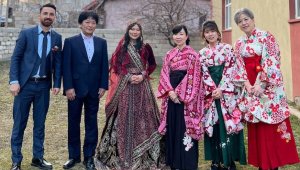 Japon geline görkemli düğün