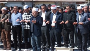 Kuraklığa karşı istiska namazı kılınıp, yağmur duası yapıldı