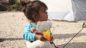 Minik Zeynep'in oyuncaklarından çıkan not duygulandırdı