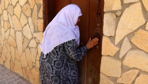 Misafiri kapı tokmağı sesinden tanıyorlar