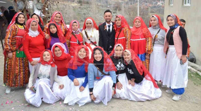 Sosyal medyada tanıştığı Türk genç için ülkesini bırakıp ilçeye gelin geldi