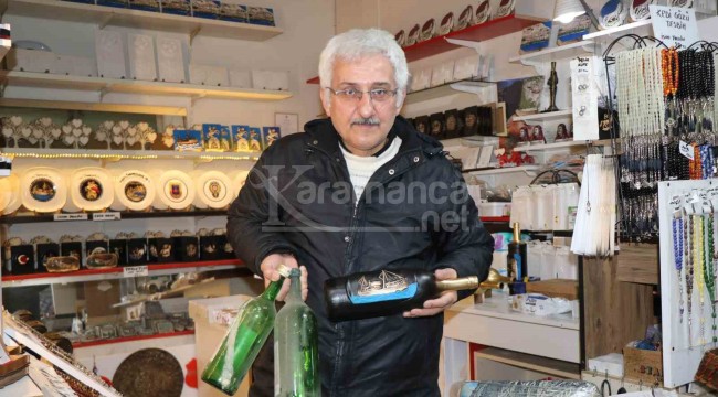 Toplayıcıdan 1 liraya aldığı atık şişeleri Avrupa'ya 50 euroya satıyor