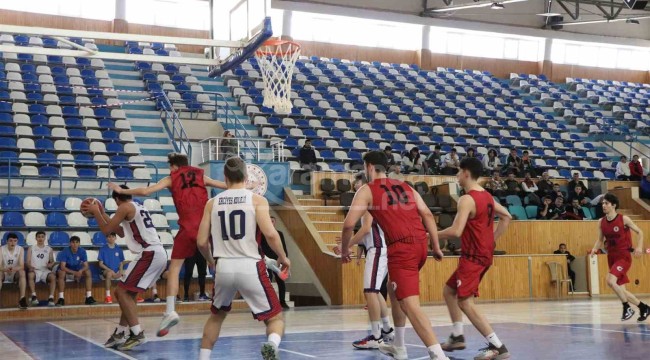 U18 Erkekler Basketbol Bölge Şampiyonası Karaman'da başladı
