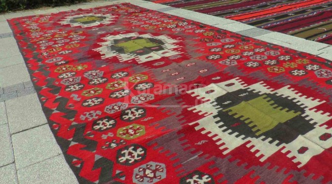 120 yıllık kilim zamana meydan okuyor