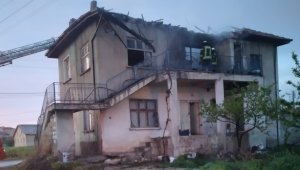 Karaman'da ev yangını korkuttu