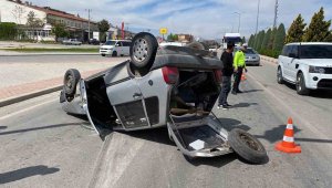 Karaman'da takla atan otomobilin sürücüsü yaralandı