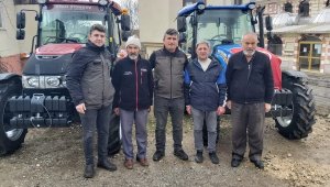 Köydeki iki aileye 1 milyon 200 bin lira hibe destekli traktör kredisi verildi