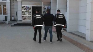 Mersin'de ele geçirilen uyuşturucuyla ilgili 2 kişi gözaltına alındı