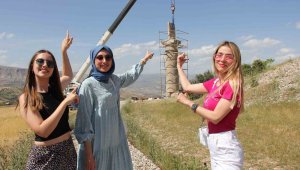 2 bin 43 yıllık 'tokalaşma' sütunu yeniden ayağa kaldırıldı