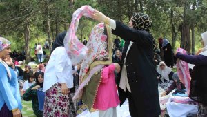 Bu köyde asırlık gelenek devam ediyor