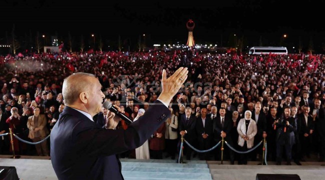Cumhurbaşkanı Erdoğan, Beştepe'de 320 bin vatandaşa hitap etti