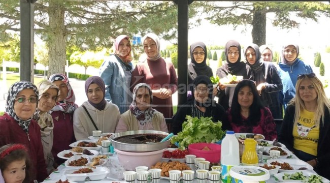 Depremzede vatandaşlara Karaman'ın lezzetleri tanıtıldı