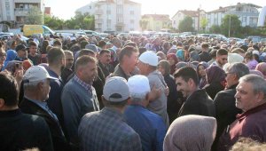 Karaman'da ilk hacı kafilesi dualarla kutsal topraklara uğurlandı