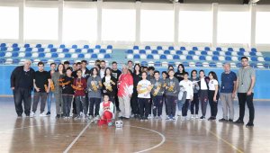 Karaman'da model ve kağıt uçak yarışmaları sona erdi