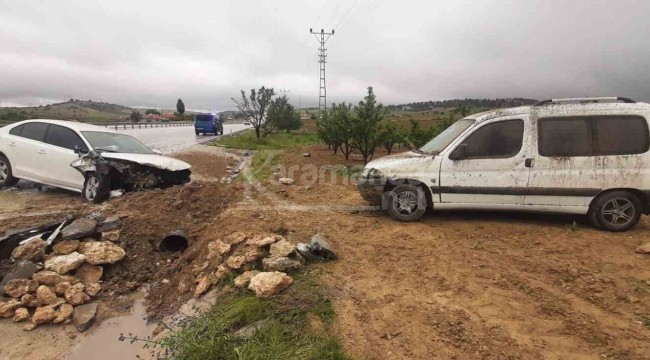 Karaman'da trafik kazası: 4 yaralı