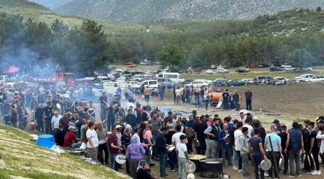 Oğuz Beyin torunları bolluk ve bereket için 7 asırlık geleneklerini sürdürüyor