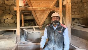 Asırlık değirmenin taşları beş kuşaktır dönüyor