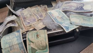 Biriktirdiği paralar pul oldu