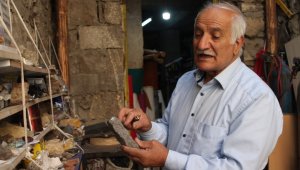 50 senedir biriktiriyor, depoları taş ve kumlarla dolu