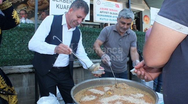 Karaman Esnaf Odaları Birliği'nden aşure ikramı