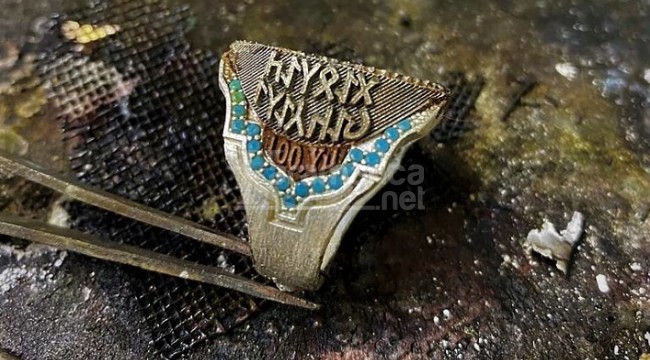 Ankara'ya giderek Devlet Bahçeli'ye verdi