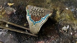 Ankara'ya giderek Devlet Bahçeli'ye verdi