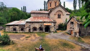 Bin yıllık Taş Camii asırlara meydan okuyor
