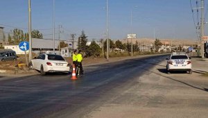 Ereğli'de motosiklet ile otomobil çarpıştı: 2 yaralı