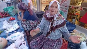 Tam 74 yıldır tezgah açan Müşerref Nine pazarının sembolü oldu