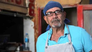 Ustası olmadan öğrendiği mesleğini 30 yıldır devam ettiriyor