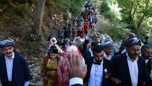 Yüz yıllık düğün geleneğinde gelin ve damada 4,5 milyon takı