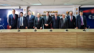 AK Parti Karaman Belediye Başkanlığı aday adaylarını tanıttı