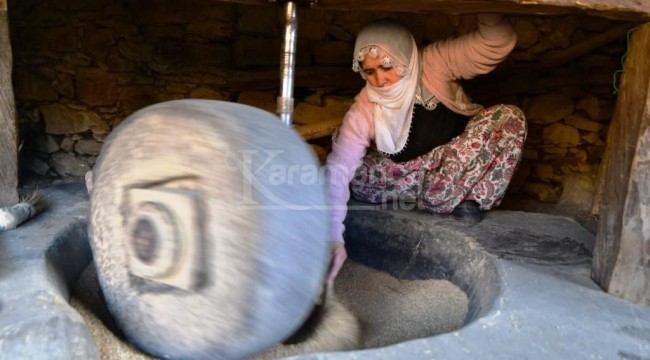 Asırlık su değirmeninde öğütülüp kilosu 100 liradan satılıyor