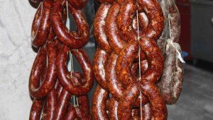 Siparişlere yetişemiyor, yayladan dönen koyun etinden ve soğanlı yapılıyor