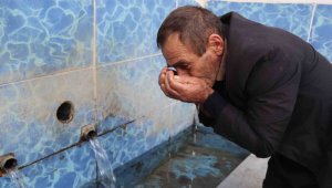 Çevre illerden bu suyu içmek için geliyorlar, Kel Pehlivan Çeşmesi