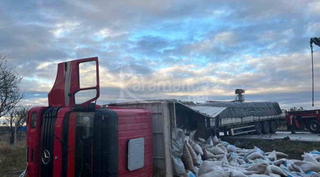 Karapınar'da kamyon ile tır çarpıştı: 2 yaralı