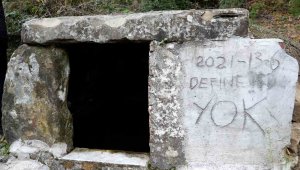 Kim tarafından yapıldığı bilinmiyor, köylülerin çareyi yazmakta buldu