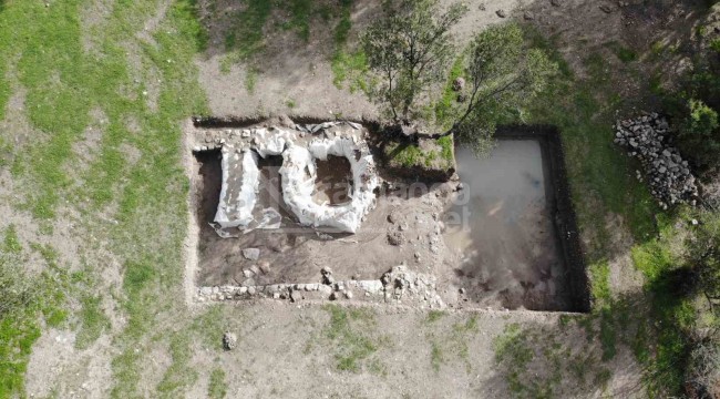 Tam 2 bin yıllık, çocuk ve yetişkin olmak üzere ondan fazla bireye ait