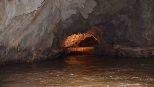 Yağışlar sonrası meşhur mağarada su patlaması meydana geldi